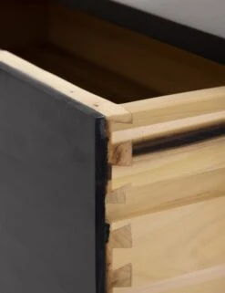 Rosamonde 5-Drawer Dresser -MIUBOW Furniture Shop 108604 002 det 3 ce3ed8cb e3be 48fa bef4 273d9737e37a