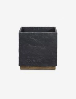 Livia Indoor / Outdoor Planter Pot 6 Livia Indoor / Outdoor Planter Pot -MIUBOW Furniture Shop 109723 001 frt 1