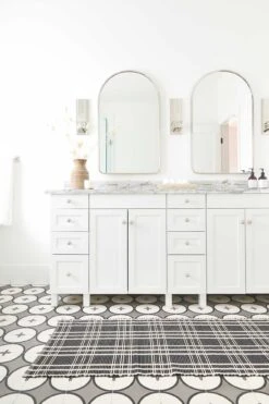 Rika Mat -MIUBOW Furniture Shop 20190718 10thst home day 221929 low f7a96763 a37a 49a5 a4b8 675280b26dba