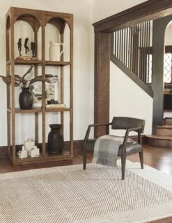 Larabee Accent Chair -MIUBOW Furniture Shop 20200826 holiday4194 site crop 6 b3a0f119 45fa 4bbe 835b 1d6a4df0c154