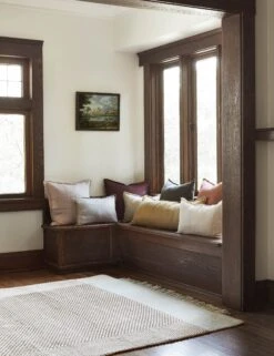 Joelle Rug -MIUBOW Furniture Shop 20200826 holiday4313 no tree site crop 10