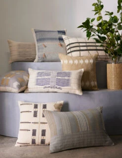 Narola Pillow 21 Narola Pillow -MIUBOW Furniture Shop 20220914 Naga Pillow17075 SITE CROP fd073e29 25e0 41ab ba5c a51fb0dbce95