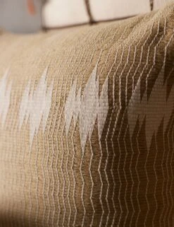 Alem Pillow -MIUBOW Furniture Shop 20220914 Naga Pillow17083 SITE CROP