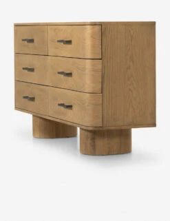 Cyrus Dresser -MIUBOW Furniture Shop 226604 002 DET 1