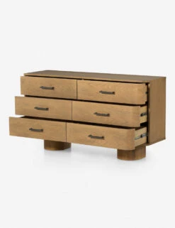 Cyrus Dresser -MIUBOW Furniture Shop 226604 002 OPN 1