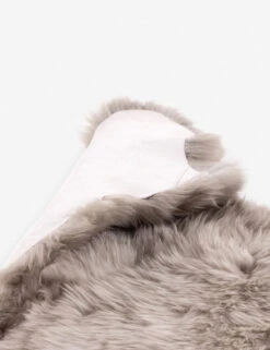 Vale Ombre Sheepskin Throw -MIUBOW Furniture Shop 231321 001 DET 3