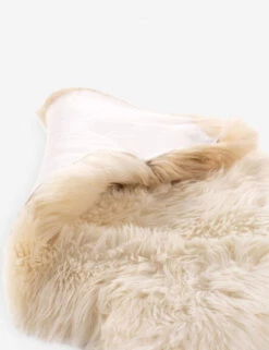 Vale Ombre Sheepskin Throw -MIUBOW Furniture Shop 231321 002 DET 3
