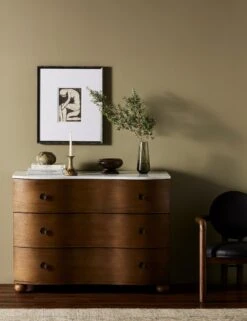 Amherst Dresser -MIUBOW Furniture Shop 238583 001 HOV 1