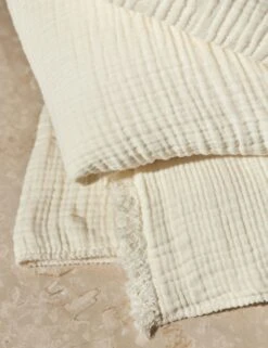 Alaia Sherpa Throw By House No. 23 -MIUBOW Furniture Shop AlaiaSherpa Coconut 13878 SITECROP