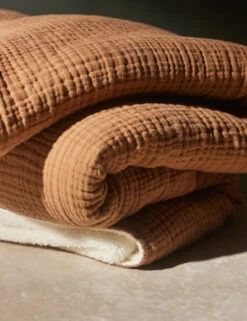 Alaia Sherpa Throw By House No. 23 -MIUBOW Furniture Shop AlaiaSherpa Sedona 2250 SITECROP