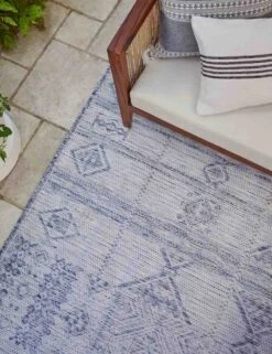 Yamina Indoor / Outdoor Rug -MIUBOW Furniture Shop CasualEntertainingIv4 15611 SITECROP