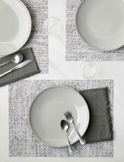 Mosaic Rectangle Placemat (Set Of 4) By Chilewich 10 Mosaic Rectangle Placemat (Set Of 4) By Chilewich -MIUBOW Furniture Shop ChilewichMosaicRectanglePlacemat BlackandWhite Setof4 6265