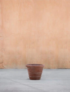 Classic Rolled Rim Planters By Campania International -MIUBOW Furniture Shop ClassicRolledRimPlanter 14.75 byCampaniaInternational 00001