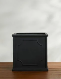 Cumberland Planter By Campania International -MIUBOW Furniture Shop CumberlandPlanterbyCampaniaInternational L Lead 22x22 L0472692 050 Product