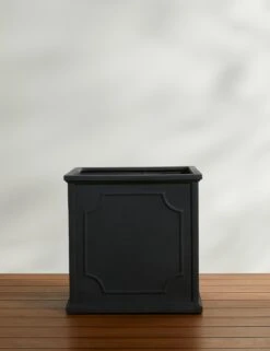 Cumberland Planter By Campania International -MIUBOW Furniture Shop CumberlandPlanterbyCampaniaInternational S Lead 18.5x18.5 L0472693 058 Product