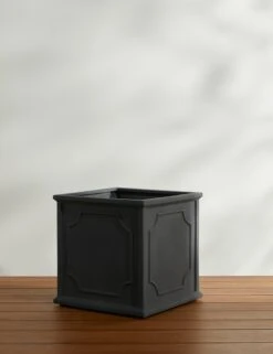 Cumberland Planter By Campania International -MIUBOW Furniture Shop CumberlandPlanterbyCampaniaInternational XS Lead 15.25x15.25 L0472694 066 Product