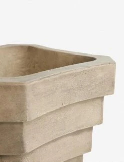 Cantilever Planter By Arteriors -MIUBOW Furniture Shop DC5001.d3 1