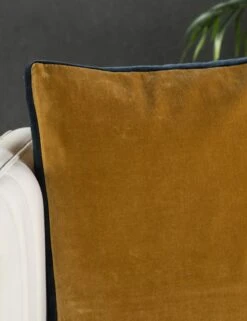 Clune Pillow -MIUBOW Furniture Shop EMS05 3