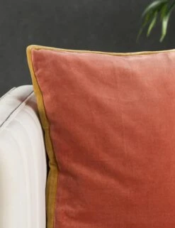 Clune Pillow -MIUBOW Furniture Shop EMS14 3