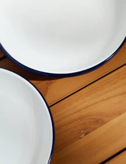 Enamelware Dinner Plate (Set Of 4) By Crow Canyon -MIUBOW Furniture Shop Enamelware Dinner Plate Blue Rim Set of 4 9792