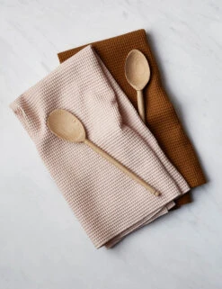 Essential Waffle Dish Towels (Set Of 2) By Hawkins New York -MIUBOW Furniture Shop HawkinsNewYorkEssentialSetof2WaffleDishTowels BlushandTerraCotta 6363 f2d692c0 1628 4278 adfe b5767b59c572