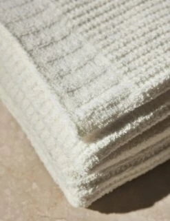 Knit Waffle Weave Throw By Kashwere -MIUBOW Furniture Shop KnitWaffleWeaveThrowbyKashwere Creme 13835 SITECROP 6b55b0ff 6118 47f3 9221 a024dc368b94