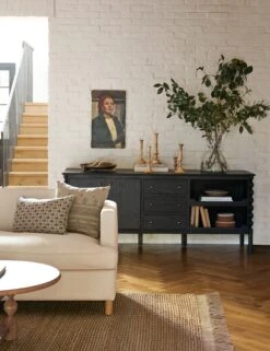 Thea Pillow -MIUBOW Furniture Shop LivingRoom2 18605 SITECROP 2 1487d9ac 5406 4611 abd4 6c13af2eb4d9