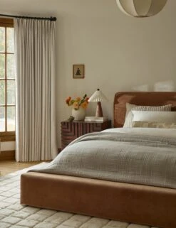 Signy Sham -MIUBOW Furniture Shop Lulu and Georgia BedroomII 0377 2 Site crop Lifestyle