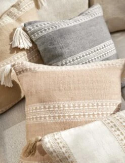 Marchesa Indoor / Outdoor Pillow -MIUBOW Furniture Shop PillowVignette 16316 SITECROP 6f4a67cc 305b 4d2b a5b7 7f4865824c05