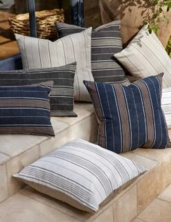 Whitehaven Indoor / Outdoor Pillow -MIUBOW Furniture Shop PillowVignette 16383 SITECROP 5835ce91 74ef 406c 9a48 92f55709f368