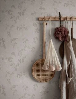 Scalamandre Irene Wallpaper By Sandberg -MIUBOW Furniture Shop S10111 Irene sandstone image2 SITECROP