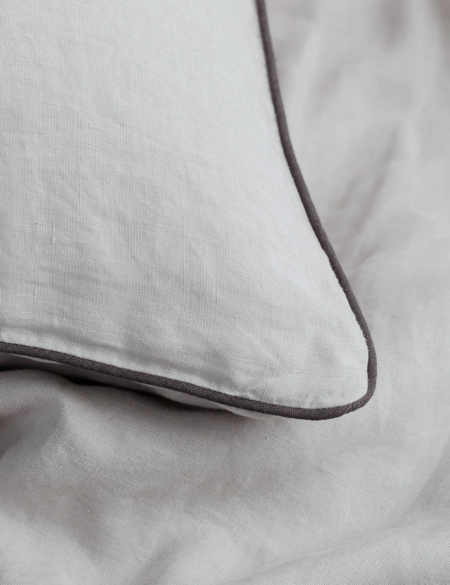 European Flax Piped Linen Pillowcases (set Of 2) By Cultiver 8 European Flax Piped Linen Pillowcases (set Of 2) By Cultiver - Image 8