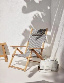 Tommy Chair By Business & Pleasure Co. -MIUBOW Furniture Shop StripedChair 23685 SITECROP 89f9b47b f3fc 49d9 8b61 f1307ff9cfb3