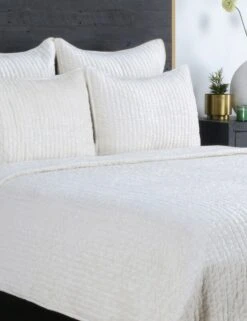 Giulia Sham -MIUBOW Furniture Shop V160014 1