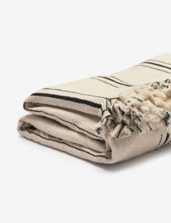 Monte Viso Bed Cover By House No. 23 11 Monte Viso Bed Cover By House No. 23 -MIUBOW Furniture Shop dulca bed cover 3 37cc62ea efb7 417a 80b7 8580debc6c1d