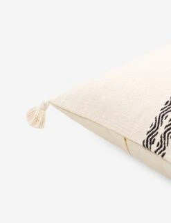 Ryla Pillow -MIUBOW Furniture Shop jie001 detail corner