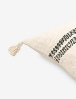 Ryla Lumbar Pillow -MIUBOW Furniture Shop jie001 detail corner 001