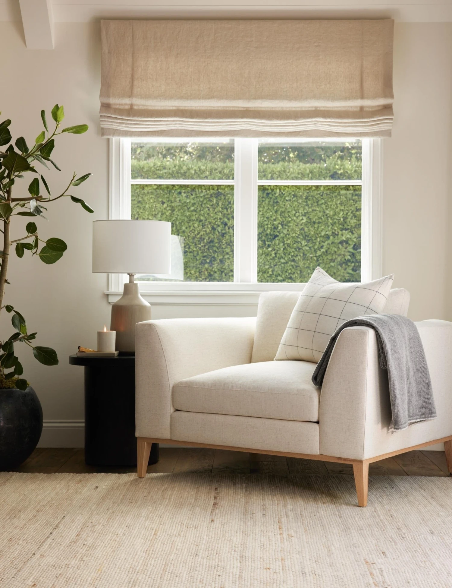 Lucian Pillow 3 Lucian Pillow - Image 3