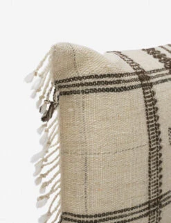 Kristina Pillow -MIUBOW Furniture Shop kristina pillow cream a04512023 2649 1 72808494 dc3f 420d 8c2e 972fb5623264