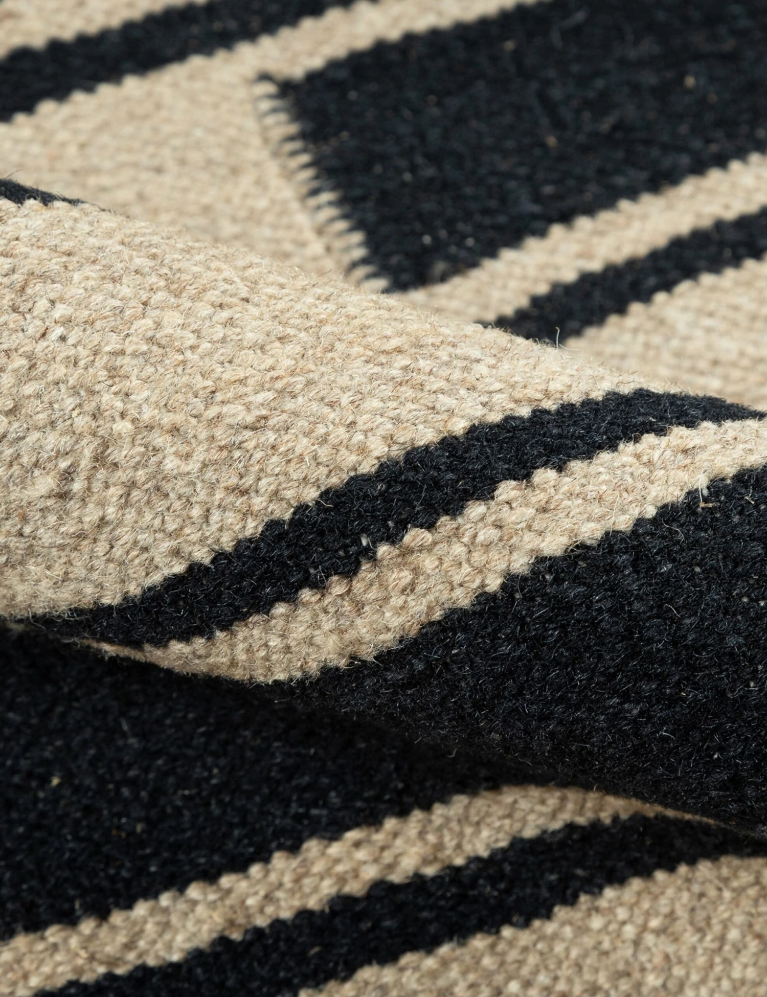 Lemieux Et Cie Tahima Rug By Momeni 4 Lemieux Et Cie Tahima Rug By Momeni - Image 4